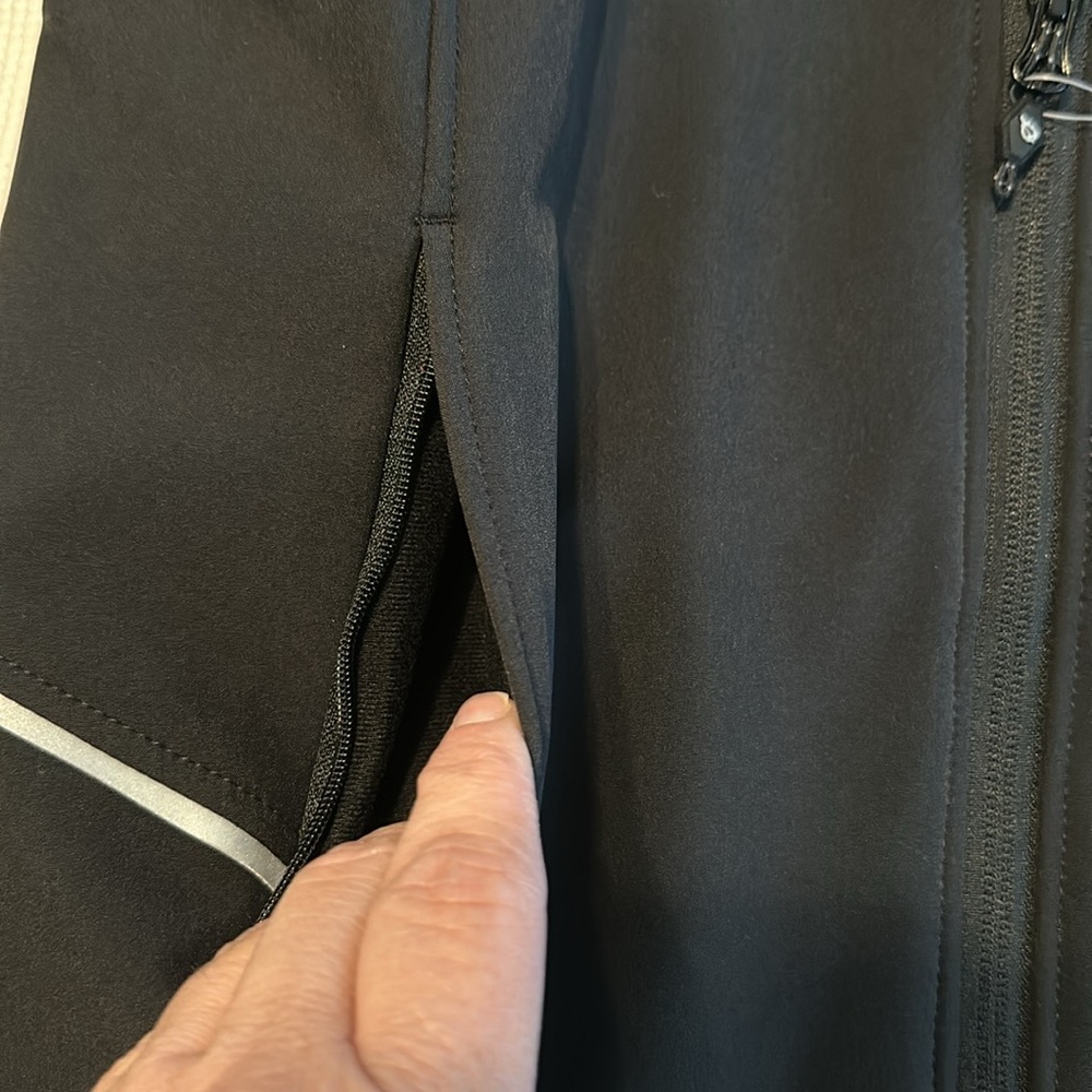 Baleaf Woman’s Thermal Jacket Black Size Small New - Picture 9 of 16